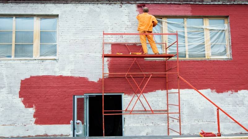 What Homeowners Should Fix Before Exterior Painting in New England