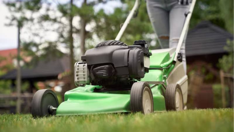 Zero Turn Lawn Mowers Buying Guide: What to Know Before You Buy