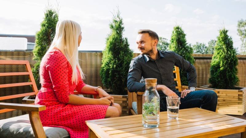 What Makes Outdoor Seating Comfortable for Long Meals